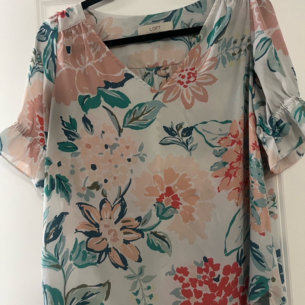 LOFT Pink Floral Short Sleeve Blouse